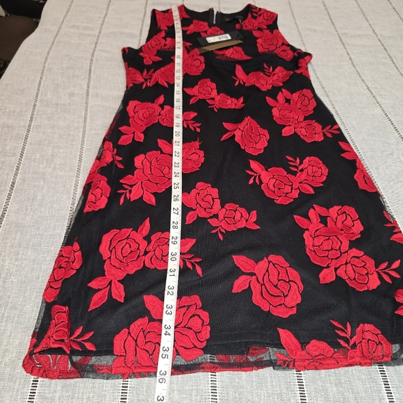 Donna Karan Black & Embroidered Red Roses Dress Size 4 NWT - Picture 15 of 15